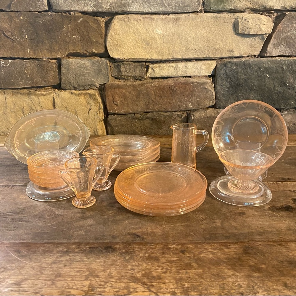18 Piece Mosser Glass Pink Depression Glass Child’s Jennifer Set, 3 & 14